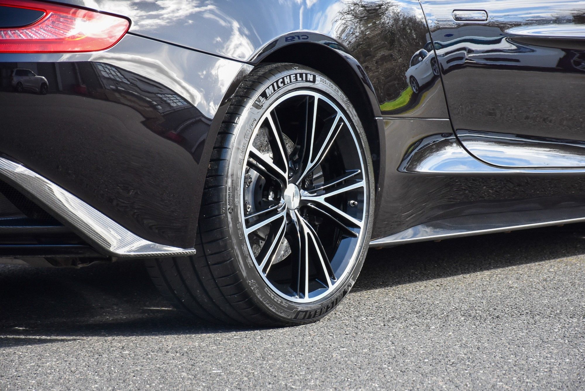 USED 2013 62 ASTON MARTIN VANQUISH 6.0 V12 Coupe 2dr Petrol T-TronicII Euro 5 (565 bhp) 