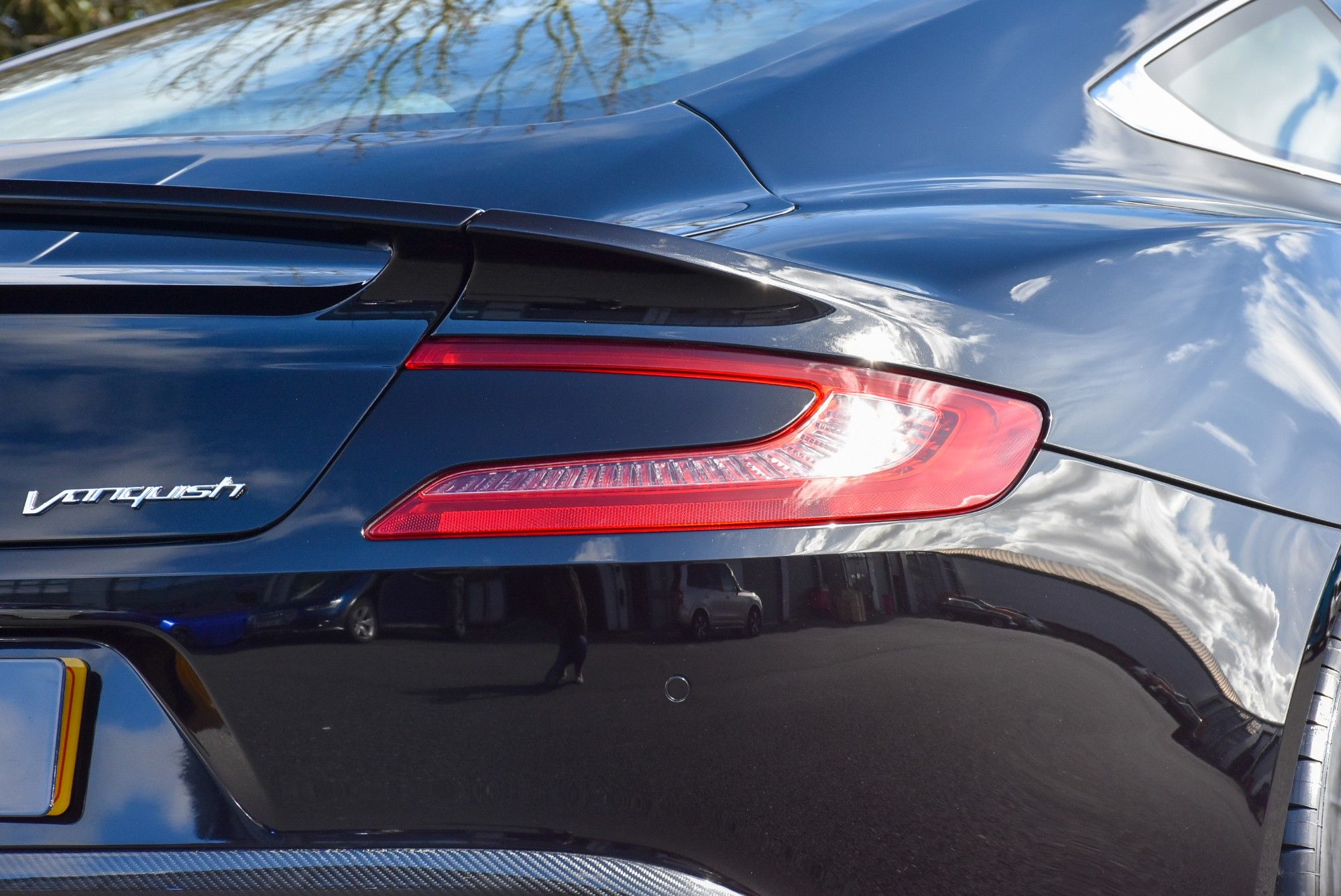 USED 2013 62 ASTON MARTIN VANQUISH 6.0 V12 Coupe 2dr Petrol T-TronicII Euro 5 (565 bhp) 