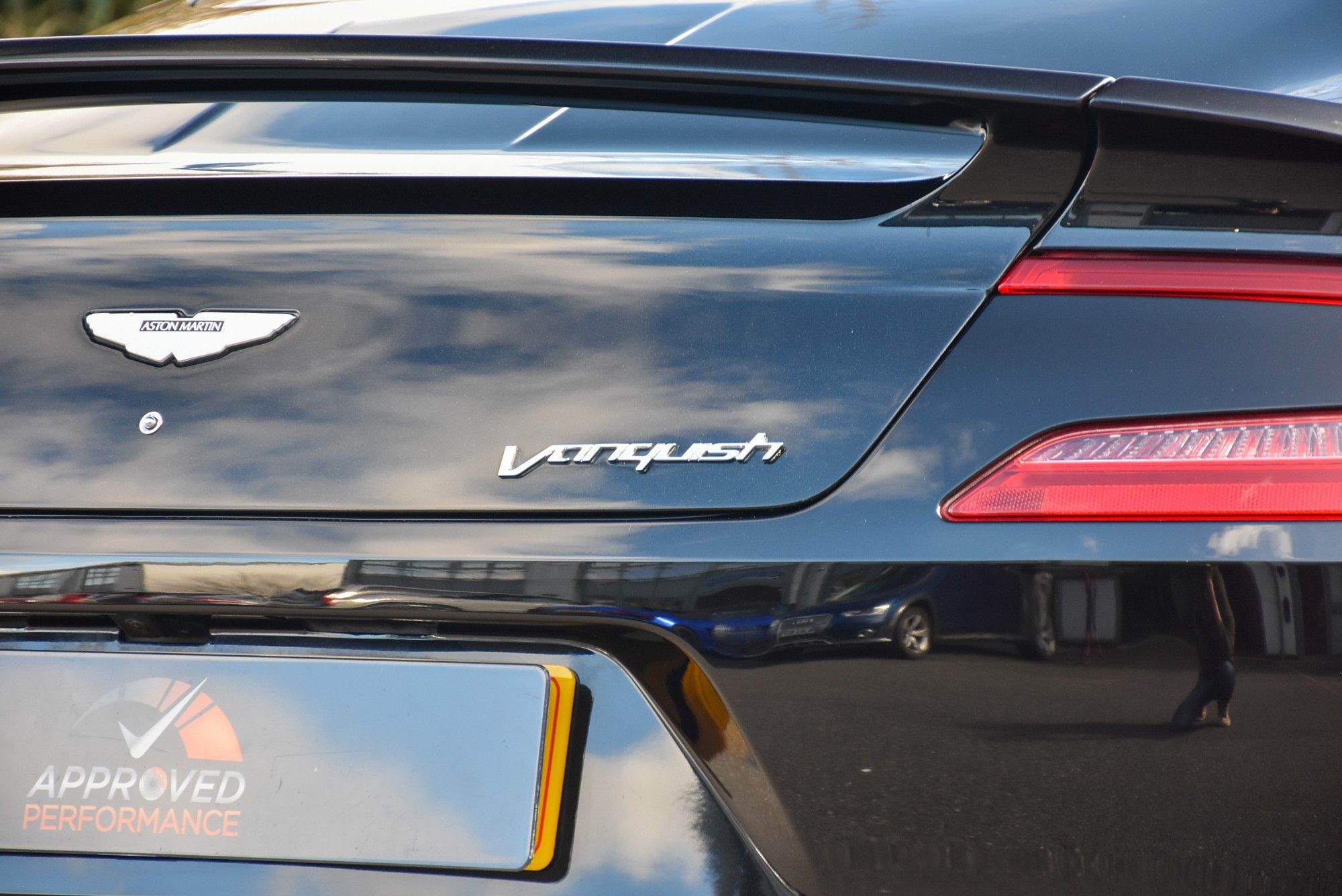 USED 2013 62 ASTON MARTIN VANQUISH 6.0 V12 Coupe 2dr Petrol T-TronicII Euro 5 (565 bhp) 