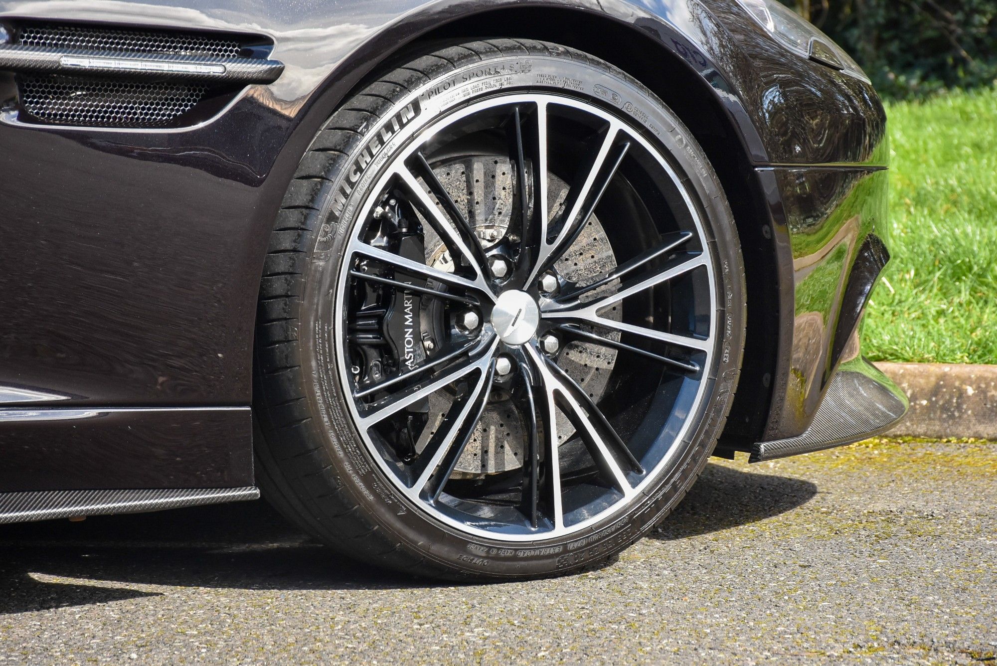 USED 2013 62 ASTON MARTIN VANQUISH 6.0 V12 Coupe 2dr Petrol T-TronicII Euro 5 (565 bhp) 