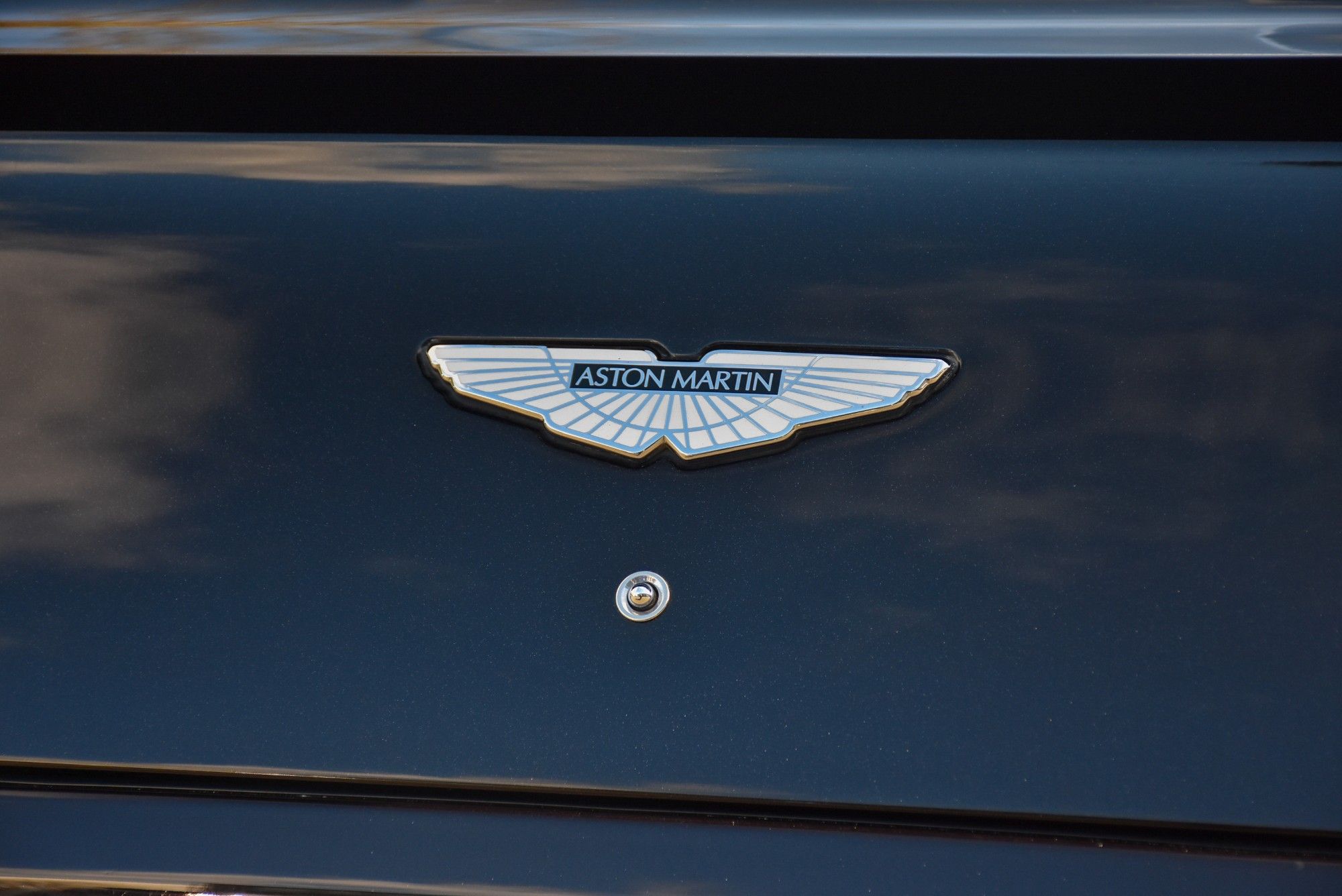 USED 2013 62 ASTON MARTIN VANQUISH 6.0 V12 Coupe 2dr Petrol T-TronicII Euro 5 (565 bhp) 