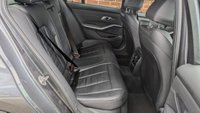 USED 2022 22 BMW 3 SERIES 2.0 318i M Sport Saloon 4dr Petrol Auto Euro 6 (s/s) (156 ps) *** SAT NAV - REVERSE CAMERA - FULL LEATHER - TRI ZONE CLIMATE - HEATED SEATS ***