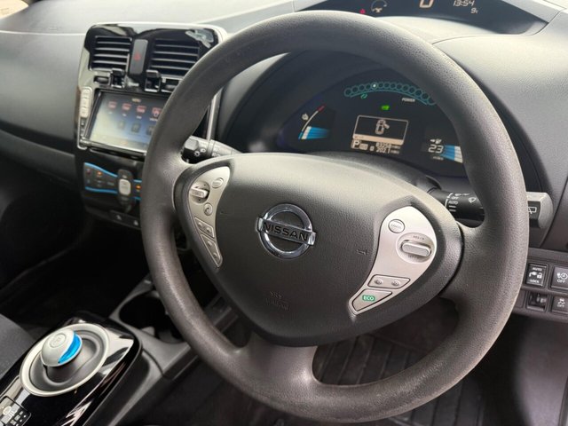 2017 NISSAN LEAF - Photo 9