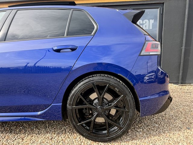 2025 Volkswagen Golf 2L R Black Edition 5dr - Photo 7