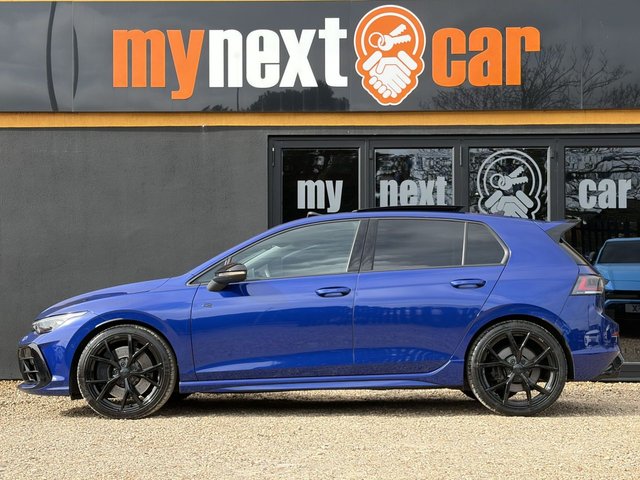 2025 Volkswagen Golf 2L R Black Edition 5dr - Photo 6