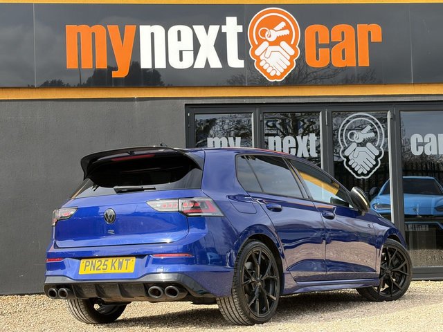 2025 Volkswagen Golf 2L R Black Edition 5dr - Photo 11