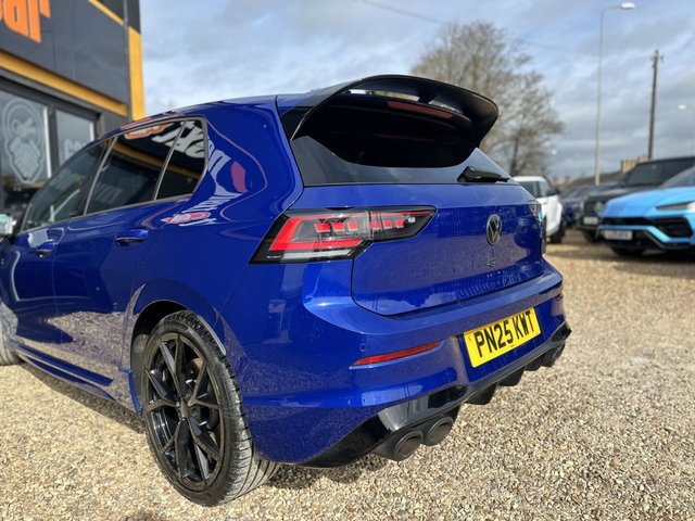 2025 Volkswagen Golf 2L R Black Edition 5dr - Photo 9