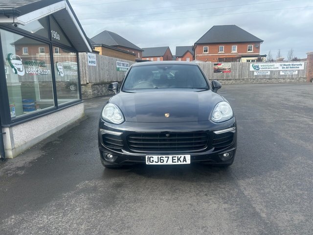 2017 PORSCHE CAYENNE - Photo 2