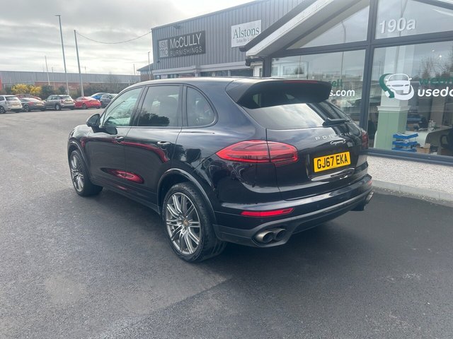 2017 PORSCHE CAYENNE - Photo 5