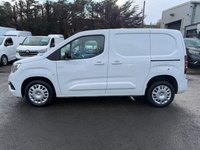 USED 2023 23 VAUXHALL COMBO 1.5 Turbo D 2300 Pro Panel Van 5dr Diesel Manual L1 H1 Euro 6 (s/s) (100 ps) 1 OWNER REVERSE CAMERA TOUCH SCREEN MEDIA SAT NAV 34K COMES WITH 1 YEARS MOT AND SERVICE