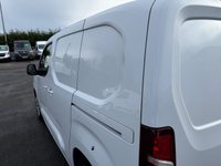 USED 2023 23 VAUXHALL COMBO 1.5 Turbo D 2300 Pro Panel Van 5dr Diesel Manual L1 H1 Euro 6 (s/s) (100 ps) 1 OWNER REVERSE CAMERA TOUCH SCREEN MEDIA SAT NAV 34K COMES WITH 1 YEARS MOT AND SERVICE