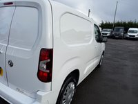 USED 2023 23 VAUXHALL COMBO 1.5 Turbo D 2300 Pro Panel Van 5dr Diesel Manual L1 H1 Euro 6 (s/s) (100 ps) 1 OWNER REVERSE CAMERA TOUCH SCREEN MEDIA SAT NAV 34K COMES WITH 1 YEARS MOT AND SERVICE