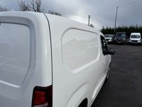 USED 2023 23 VAUXHALL COMBO 1.5 Turbo D 2300 Pro Panel Van 5dr Diesel Manual L1 H1 Euro 6 (s/s) (100 ps) 1 OWNER REVERSE CAMERA TOUCH SCREEN MEDIA SAT NAV 34K COMES WITH 1 YEARS MOT AND SERVICE