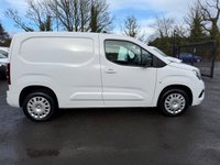 USED 2023 23 VAUXHALL COMBO 1.5 Turbo D 2300 Pro Panel Van 5dr Diesel Manual L1 H1 Euro 6 (s/s) (100 ps) 1 OWNER REVERSE CAMERA TOUCH SCREEN MEDIA SAT NAV 34K COMES WITH 1 YEARS MOT AND SERVICE