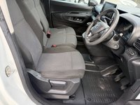 USED 2023 23 VAUXHALL COMBO 1.5 Turbo D 2300 Pro Panel Van 5dr Diesel Manual L1 H1 Euro 6 (s/s) (100 ps) 1 OWNER REVERSE CAMERA TOUCH SCREEN MEDIA SAT NAV 34K COMES WITH 1 YEARS MOT AND SERVICE