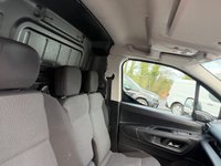USED 2023 23 VAUXHALL COMBO 1.5 Turbo D 2300 Pro Panel Van 5dr Diesel Manual L1 H1 Euro 6 (s/s) (100 ps) 1 OWNER REVERSE CAMERA TOUCH SCREEN MEDIA SAT NAV 34K COMES WITH 1 YEARS MOT AND SERVICE
