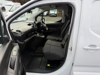 USED 2023 23 VAUXHALL COMBO 1.5 Turbo D 2300 Pro Panel Van 5dr Diesel Manual L1 H1 Euro 6 (s/s) (100 ps) 1 OWNER REVERSE CAMERA TOUCH SCREEN MEDIA SAT NAV 34K COMES WITH 1 YEARS MOT AND SERVICE
