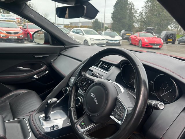 2018 JAGUAR E-PACE - Photo 8