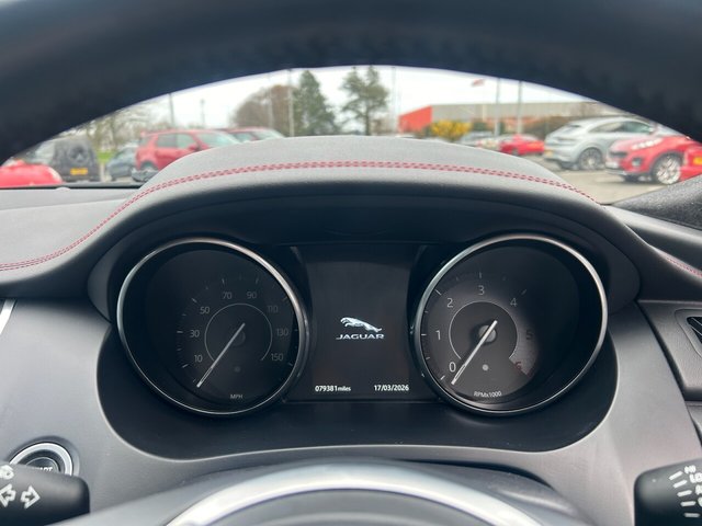 2018 JAGUAR E-PACE - Photo 12