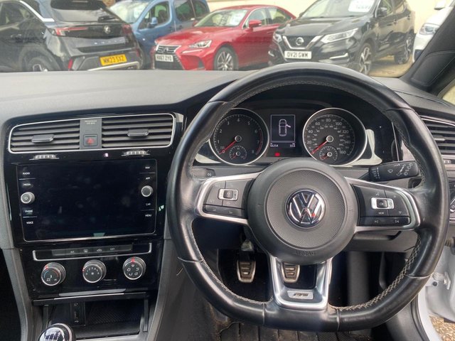 2019 VOLKSWAGEN GOLF 1.5 TSI EVO R-Line Hatchback 5dr Petrol Manual Euro 6 (s/s) (150 ps) - Photo 11