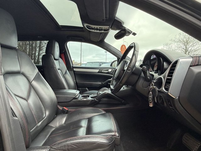 2013 Porsche Cayenne 4L Turbo 5dr - Photo 12