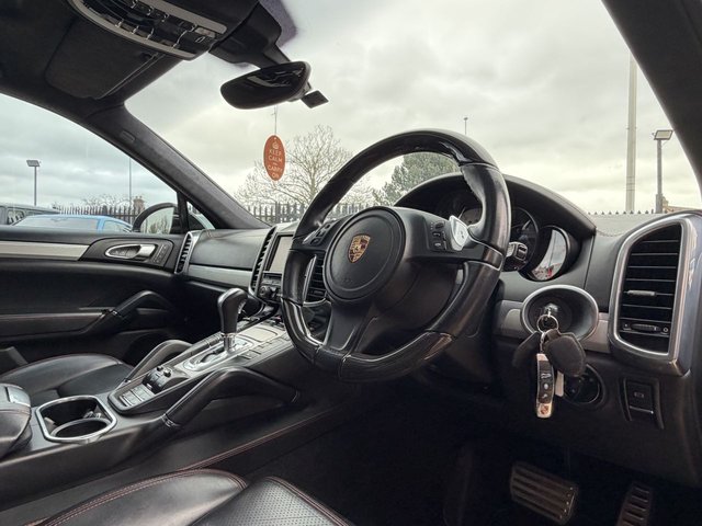 2013 Porsche Cayenne 4L Turbo 5dr - Photo 11