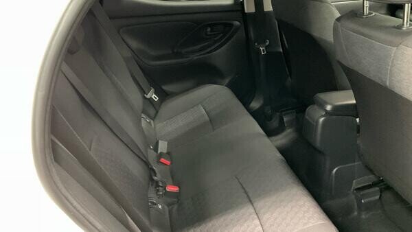 2023 Toyota Yaris - Photo 11