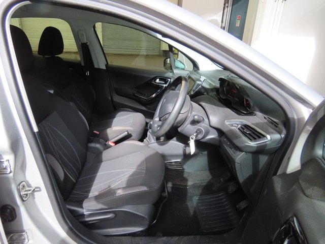 2015 PEUGEOT 208 1.2 VTi PureTech Active Hatchback 5dr Petrol Manual Euro 6 (82 ps) - Photo 11