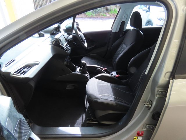 2015 PEUGEOT 208 1.2 VTi PureTech Active Hatchback 5dr Petrol Manual Euro 6 (82 ps) - Photo 12