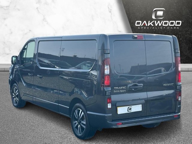 2026 RENAULT TRAFIC - Photo 3