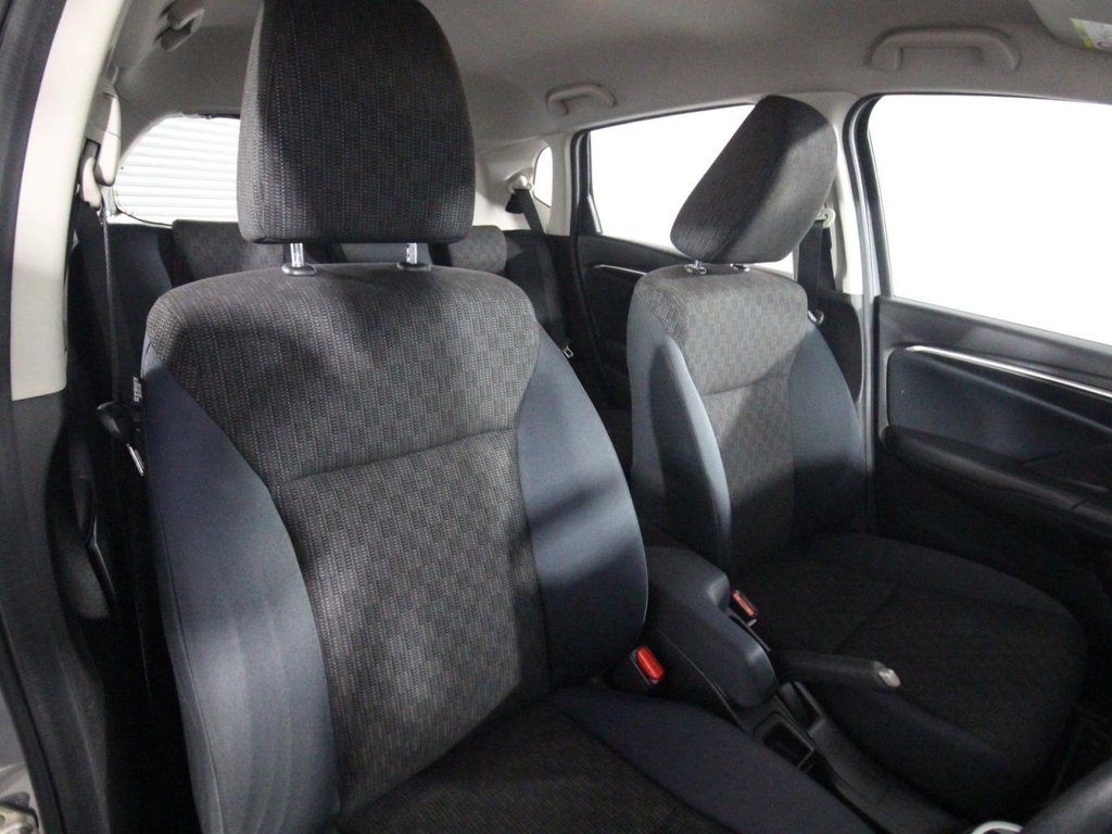 USED 2015 65 HONDA JAZZ 1.3 i-VTEC SE Hatchback 5dr Petrol CVT Euro 6 (s/s) (102 ps) 