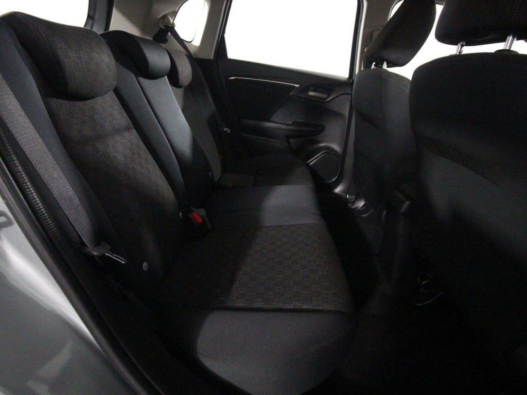 USED 2015 65 HONDA JAZZ 1.3 i-VTEC SE Hatchback 5dr Petrol CVT Euro 6 (s/s) (102 ps) 