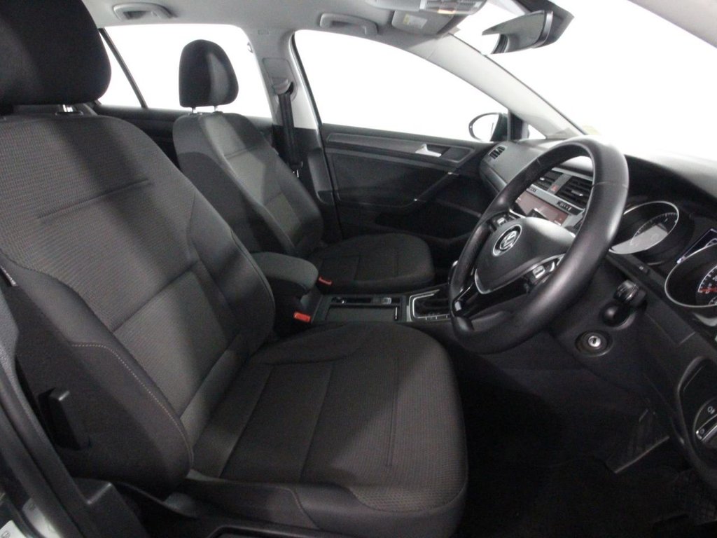 USED 2017 67 VOLKSWAGEN GOLF 1.4 TSI BlueMotion Tech SE Nav Hatchback 5dr Petrol DSG Euro 6 (s/s) (125 ps) PADDLE SHIFT - ADAPTIVE CRUISE