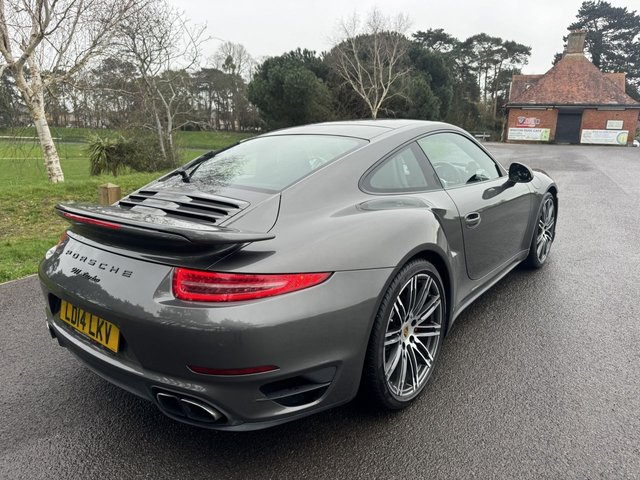 2014 PORSCHE 911 - Photo 8