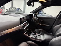 USED 2021 21 BMW 3 SERIES 3.0 330d MHT M Sport Touring 5dr Diesel Hybrid Auto Euro 6 (s/s) (286 ps) AMBIENT LIGHTING + REAR CAMERA