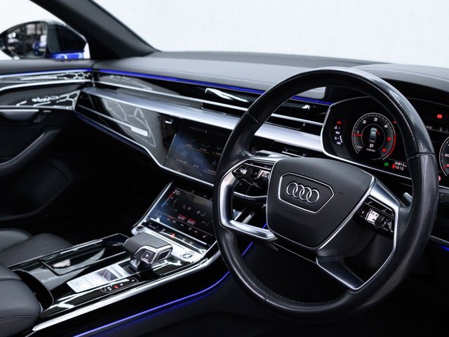 2022 AUDI A8 - Photo 3