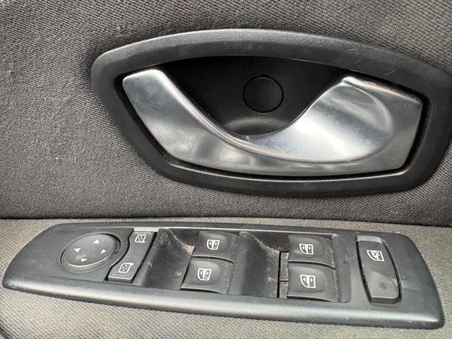 2009 RENAULT MEGANE 1.5 dCi Dynamique Hatchback 5dr Diesel Manual Euro 4 (106 ps) - Photo 7