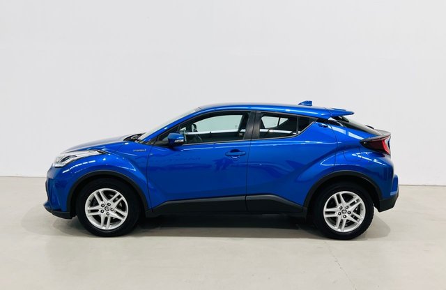2020 TOYOTA C-HR - Photo 2