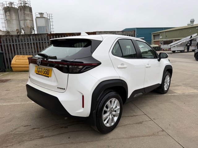 2021 TOYOTA YARIS CROSS - Photo 2