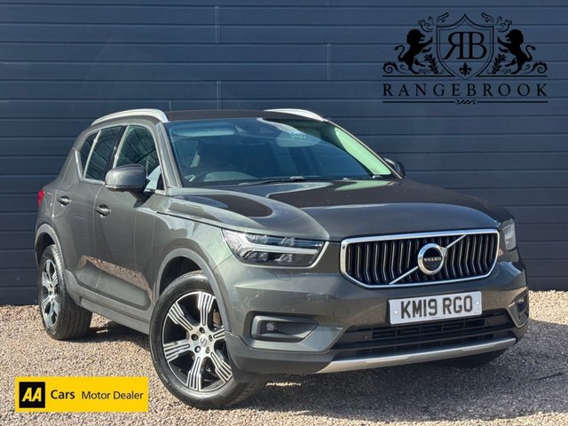 2019 VOLVO XC40