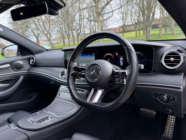 2021 Mercedes-Benz E-CLASS - Photo 2