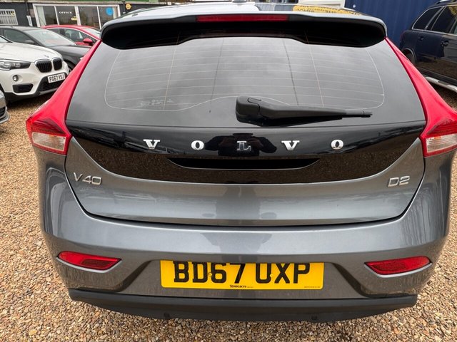 2017 VOLVO V40 2.0 D2 Momentum Nav Plus Hatchback 5dr Diesel Manual Euro 6 (s/s) (120 ps) - Photo 10