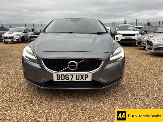 2017 VOLVO V40 2.0 D2 Momentum Nav Plus Hatchback 5dr Diesel Manual Euro 6 (s/s) (120 ps) - Photo 2