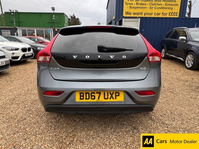 2017 VOLVO V40 2.0 D2 Momentum Nav Plus Hatchback 5dr Diesel Manual Euro 6 (s/s) (120 ps) - Photo 4