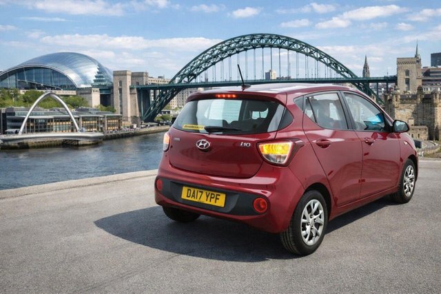 2017 HYUNDAI I10 - Photo 2