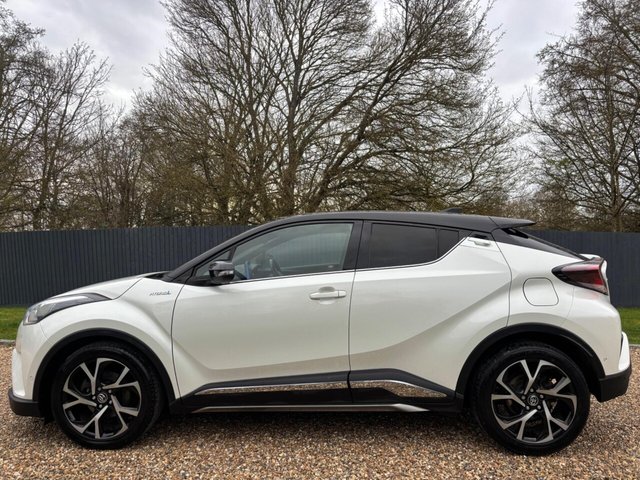 2017 TOYOTA C-HR - Photo 7
