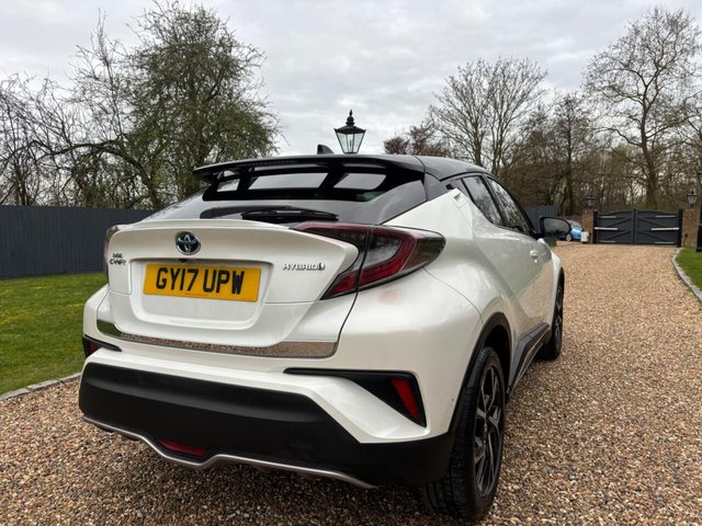 2017 TOYOTA C-HR - Photo 12