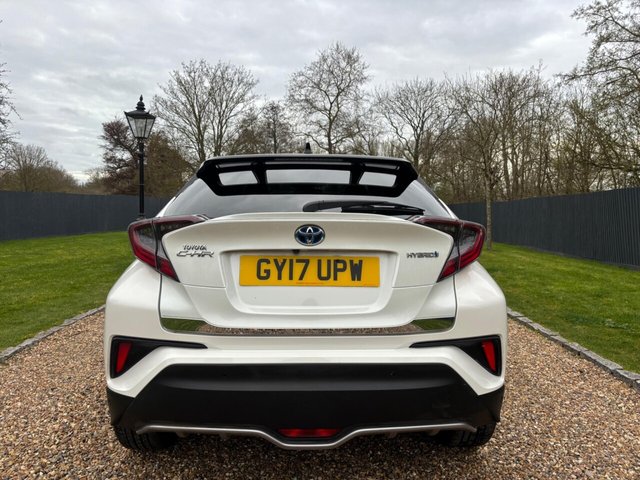 2017 TOYOTA C-HR - Photo 11