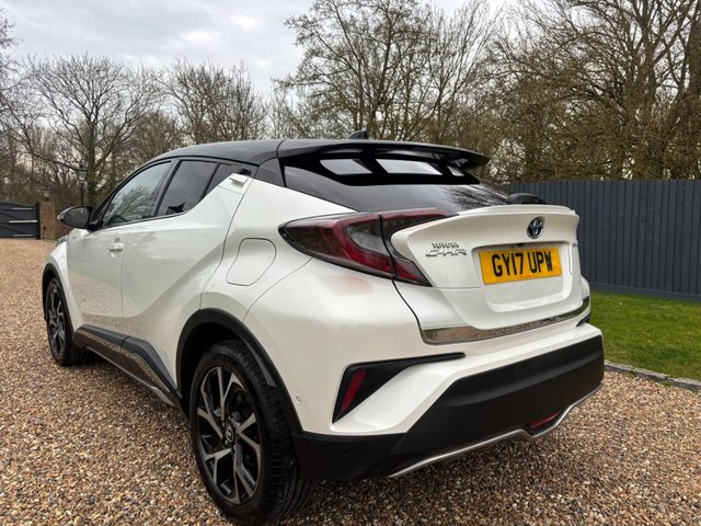 2017 TOYOTA C-HR - Photo 10