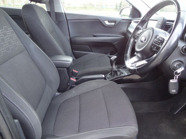 2017 KIA RIO - Photo 11